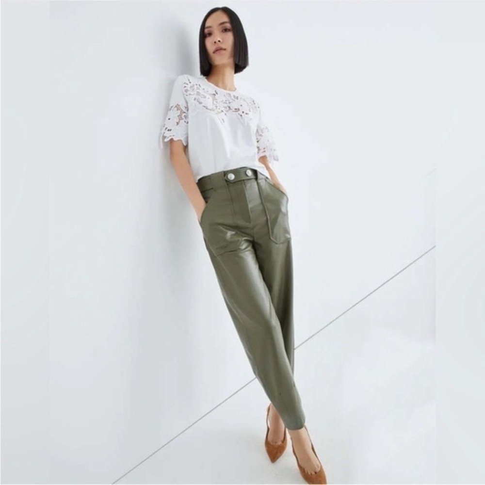 Veronica Beard Atala
Tapered Vegan Leather High Rise
Cropped Pants
